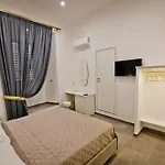 Dante Luxury Frühstückspension 4*