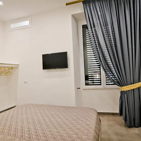 Alojamento de Acomodação e Pequeno-almoço Dante Luxury Nápoles